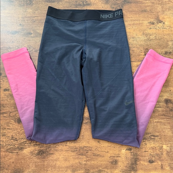 Nike Pro Hyperwarm Pink and Black Gradient Leggings - Picture 2 of 6